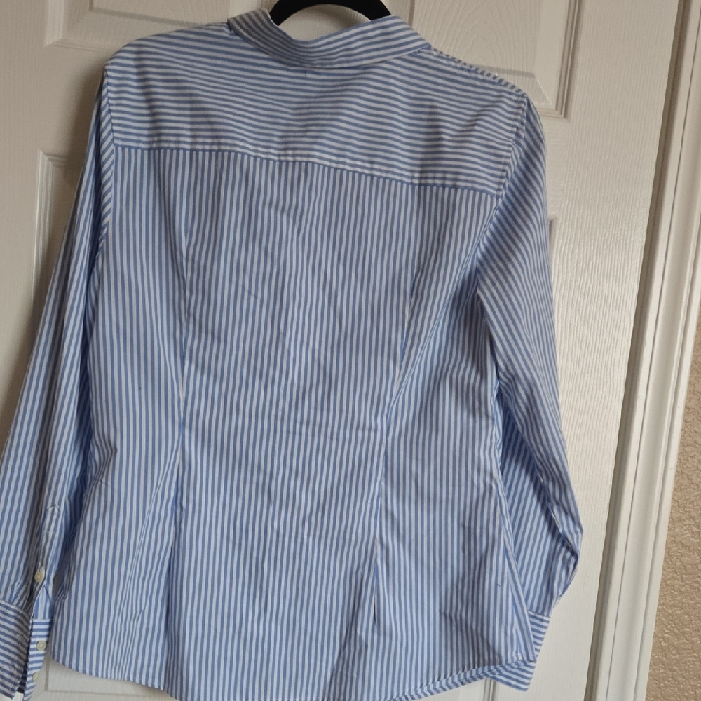 Banana Republic Blue and White Striped Shirt - Picture 5 of 5